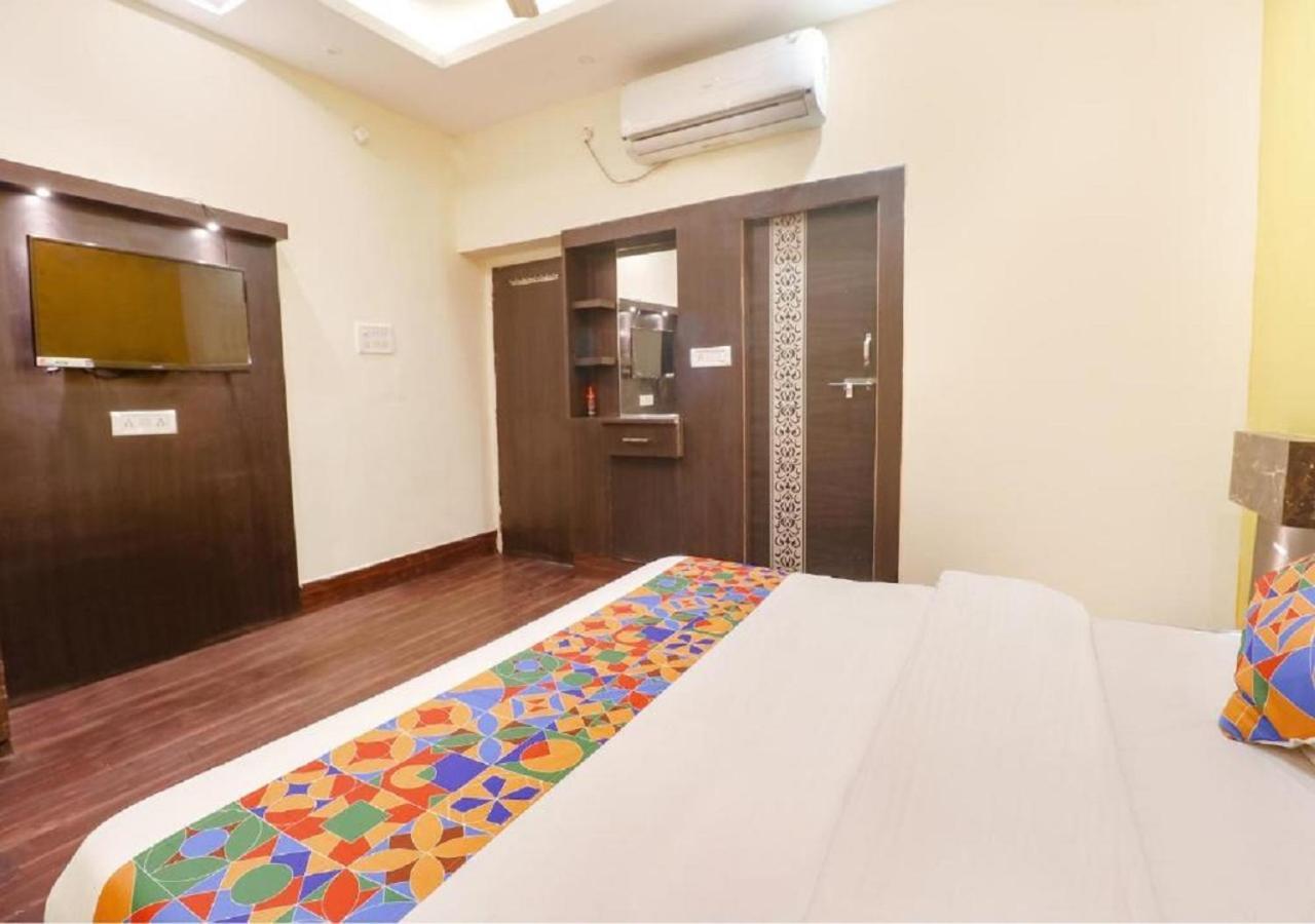 Hotel Ambika Dx Gwalior Bagian luar foto